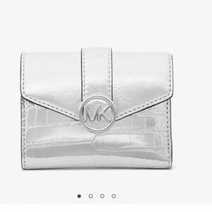 MICHAEL KORS CARMEN MEDIUM LOGO AND FAUX LEATHER WALLET